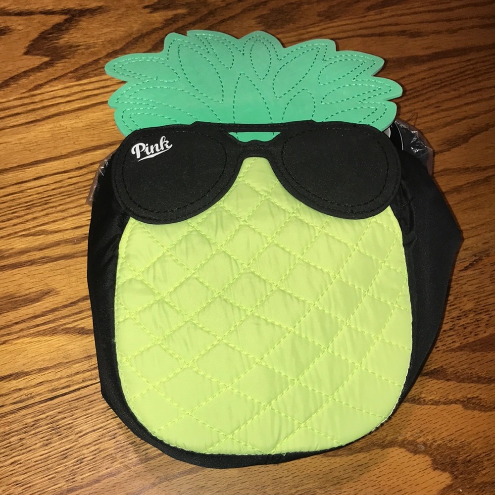 PINK by Victoria’s Secret Pineapple Lunch tote